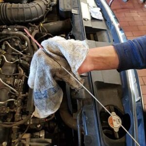 Ölwechselservice - Ölstandakontrolle