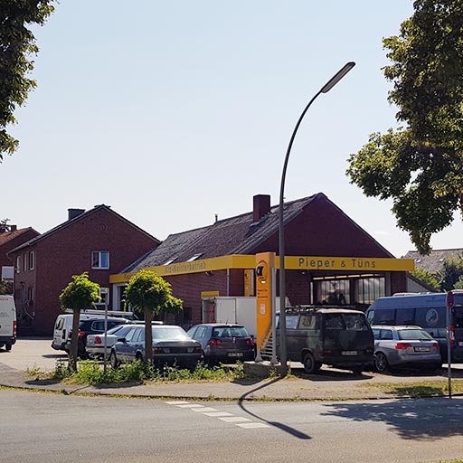 Kontakt - Pieper und Tüns - Außenansicht von der Straße aus gesehen
