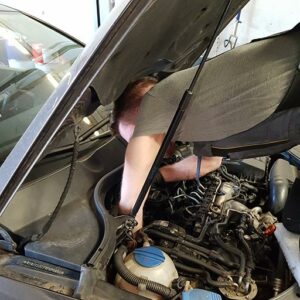 Reparatur und Wartung - Arbeiten im Motorraum